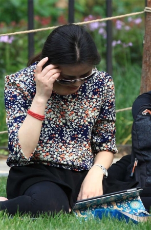 No1450 墨镜MM对不断接近的我表示出了好奇