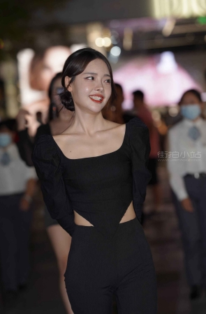 搭讪夜拍美女姐妹