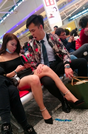 性感白皙美腿美女