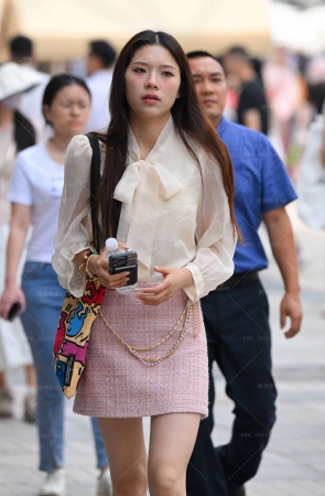 2567-51-73√纤细美腿-浅粉裙小姐姐 9P