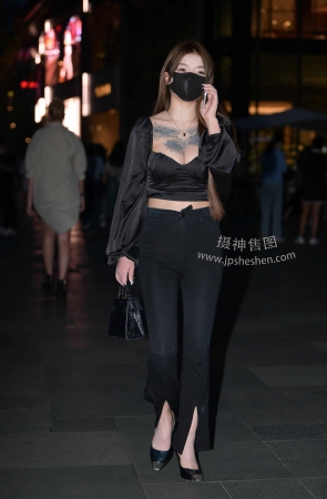 22530-24+67迷人丰满女子 9P