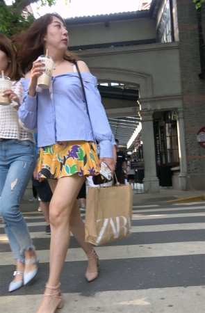 性感小短裙高跟长腿美女