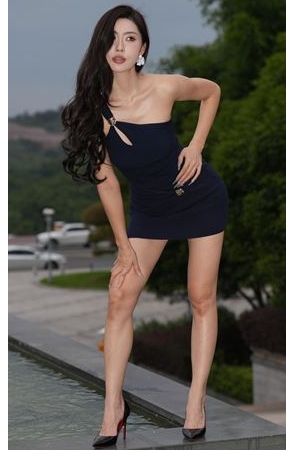 长腿包臀裙美女(111P)