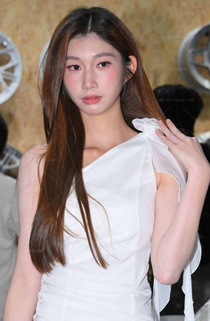 年糕喔99√狠狠怼美足哈 12P