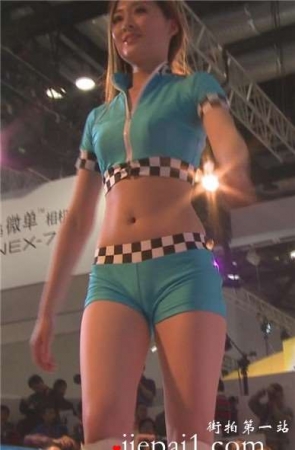 性感好身材美女模特舞台走秀。