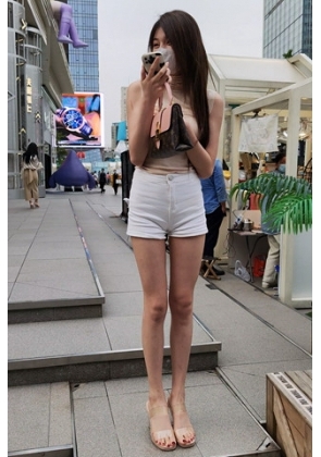 极品大长腿热牛 【2.77 GB】6分19秒