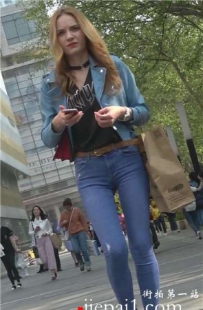 4k-红色高跟鞋大长腿蓝牛女神姐姐（下）[1.15 GB]