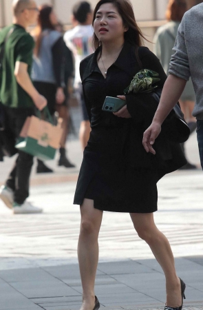 街拍高跟少妇