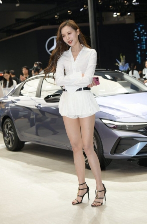 衬衫百褶裙搭配 [109P-2.53GB]