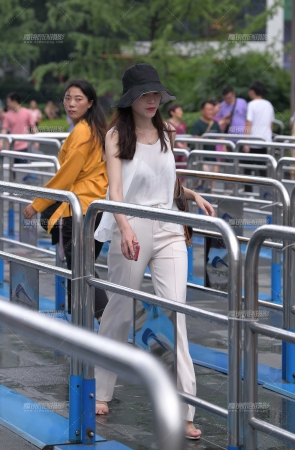 进场