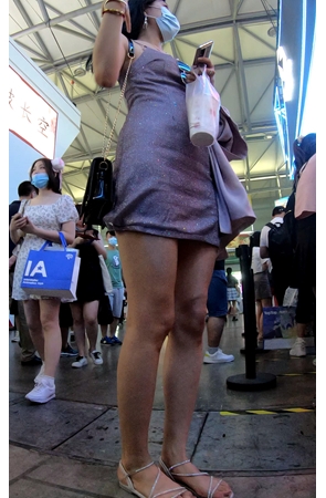 吊带连衣裙美女