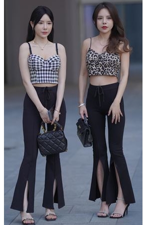 黑紧裤姐妹花(128P)