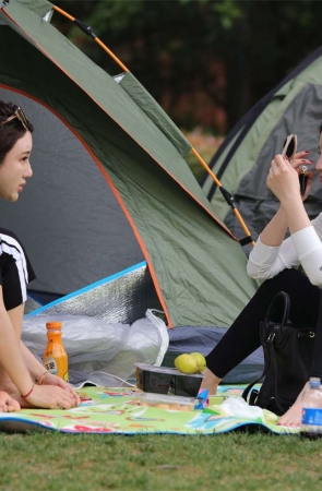 No1710 两个精品女人，不知不觉中来了场从头到脚的全方面比拼 第1套