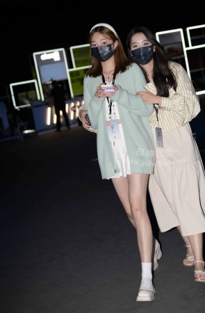 22111-40+68消失的下装女生 13P