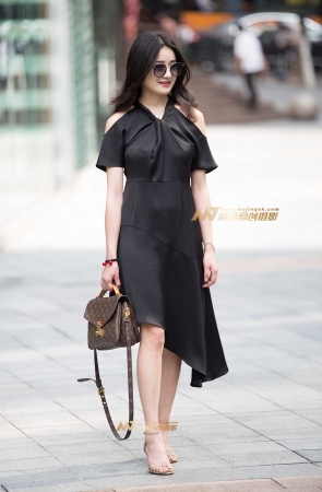 肉肉的穿衣显瘦的妹纸