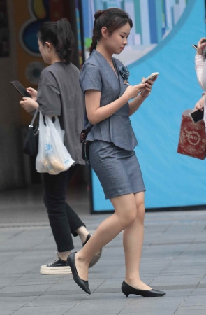 街拍高跟职业装
