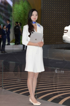 231119-3=49√优雅知性，肉丝美腿销售员～ 12P