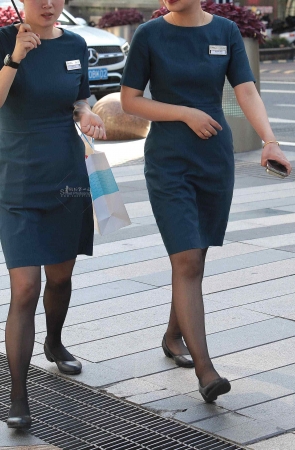 诱惑街拍黑丝OL