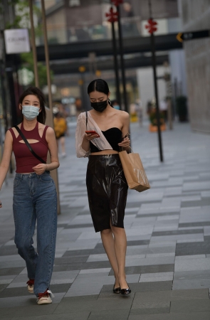 2282-1+145高挑靓丽少妇