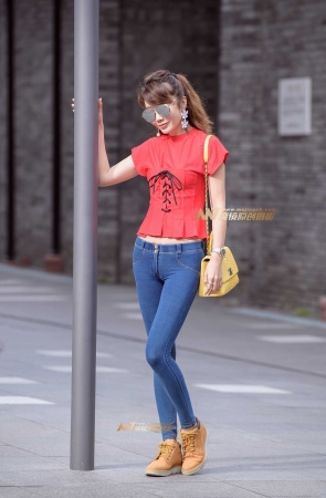 紧身提臀蜜桃裤辣妈