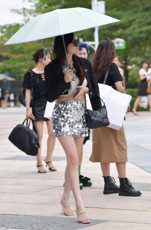 23417-1+138这双极品大白腿，我要抱着～ 19P