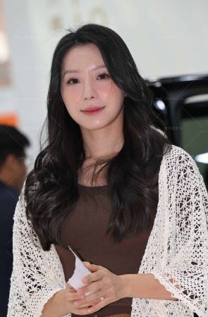 251123-49-84√肉丝长靴-主播美女 9P