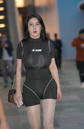 黑色连体衣肉丝小蛮腰 [97P-1.48GB]