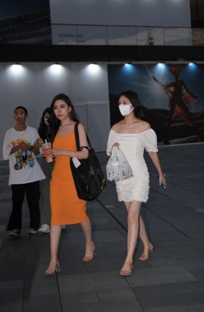 2193-18+99/美腿哫小姐姐