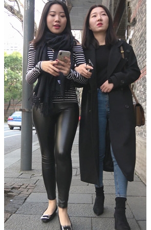 漂亮的极品皮裤小姐姐《一》