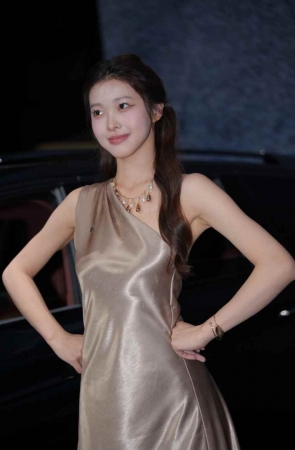 温婉迷人长裙 [36P-634MB]