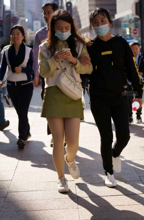 街头的肉色{{裤袜}}（2021102402）