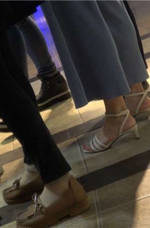 4k-纤细玉指短发气质小姐姐