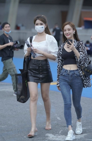 黑色紧牛小蛮腰 [68P-1.09GB]