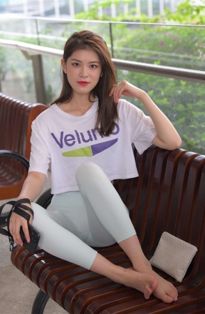 一始街拍作品 日益加深的思念