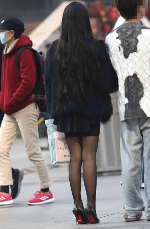 诱惑黑 丝细高跟