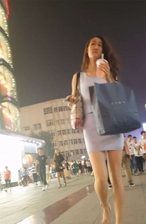 蓝色包臀裙长发美女极品长腿