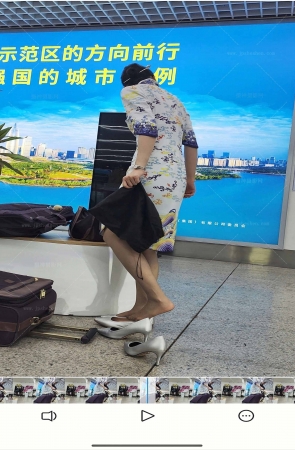 4K视频偶遇空姐下班超薄灰丝细高跟换鞋震撼 2P