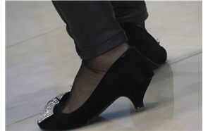 4k-黑色紧身裤黑丝街拍美少妇