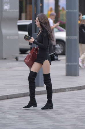 风一样de性感女子