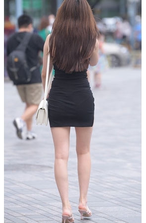 黑色连体包臀裙美女(51P)[1.09G/JPG]