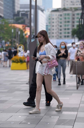 短热牛小姐姐