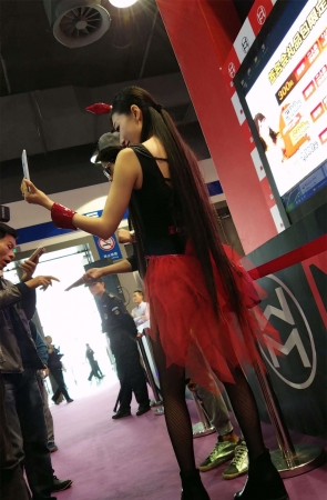 魔鬼身材黑丝网袜大美女