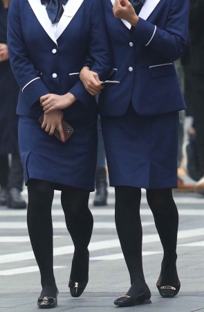 2个黑 丝小姐姐
