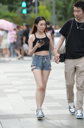 23610-29=61这热裤真好看～