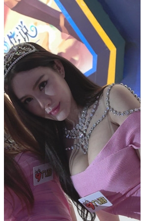 漂亮的模特美女