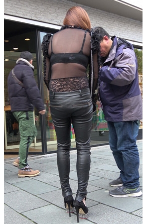 皮裤妹子