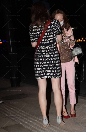 成熟的少妇裙装穿搭240423-7-51 15P