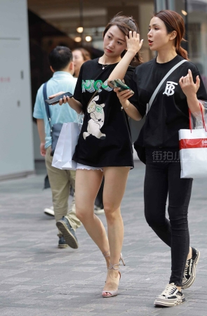 凉高跟热裤邻家女孩