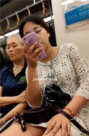 街拍美女少F [405 MB/mp4]