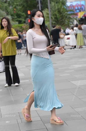 2357-10=90润臀好身材小姐姐 16P